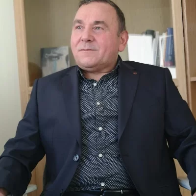 الدكتور الشاعر نزار سامي الخزرجي